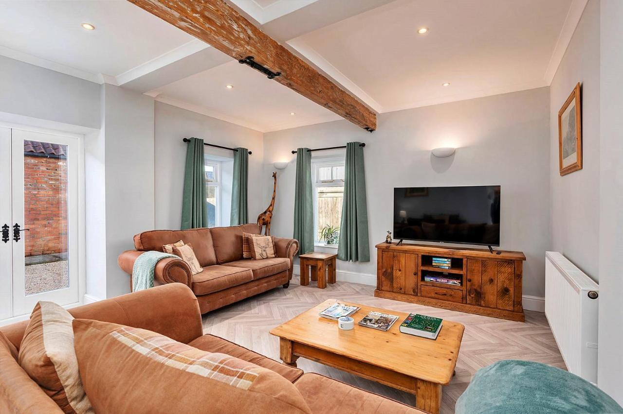 Finest Retreats - South Barn Villa Winestead Bagian luar foto
