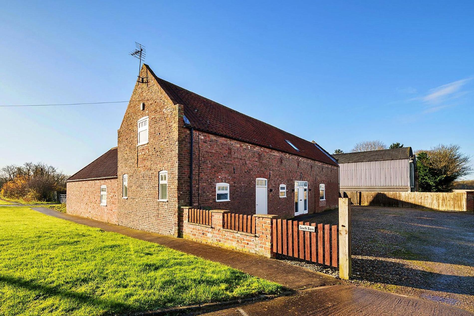 Finest Retreats - South Barn Villa Winestead Bagian luar foto